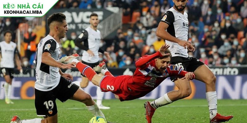 Soi kèo châu Á trận Valencia vs Espanyol (00:00 23/04)
