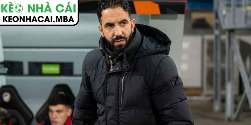 HLV Amorim nói gì về thời điểm Bruno Fernandes trở lại trước đại chiến Newcastle?