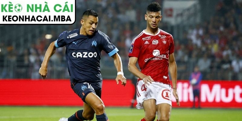 Marseille chịu áp lực trong cuộc đua top đầu