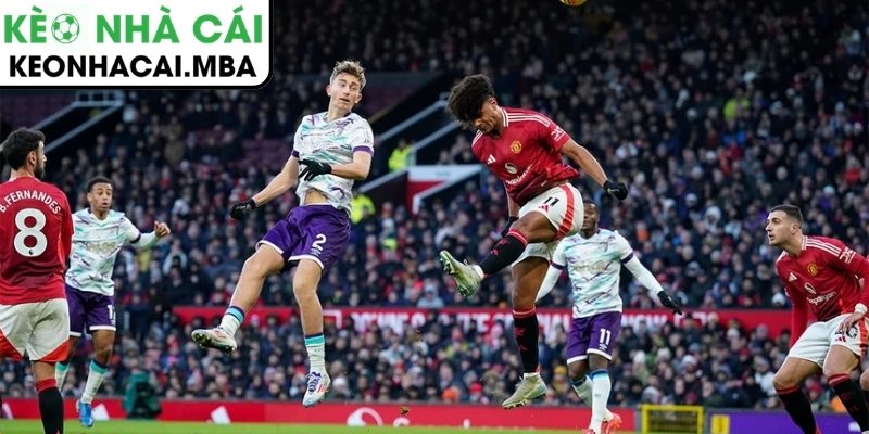 Bảng xếp hạng nóng lên, MU còn cách top 2 bao xa?